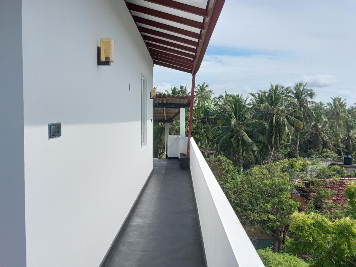Indika'S Apartment Хіккадува Екстер'єр фото