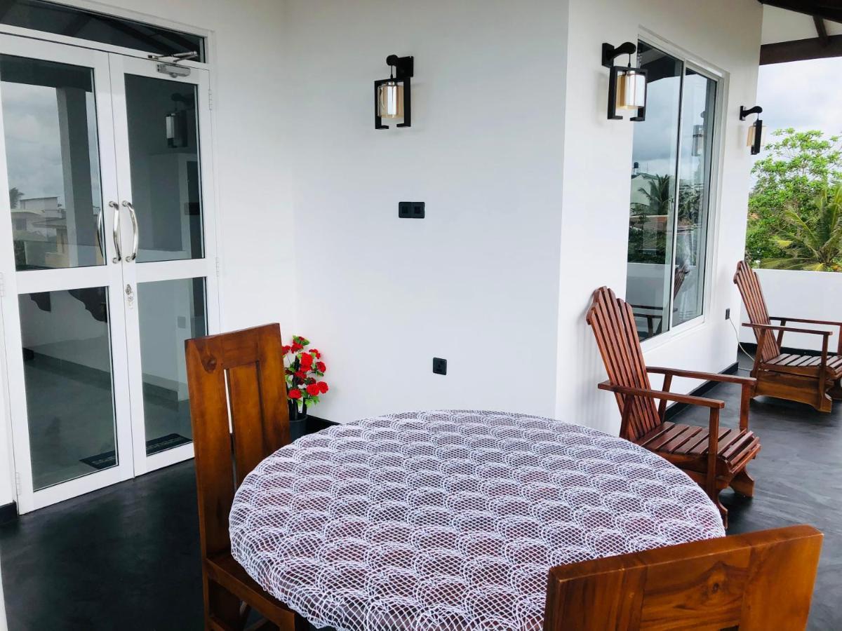 Indika'S Apartment Хіккадува Екстер'єр фото