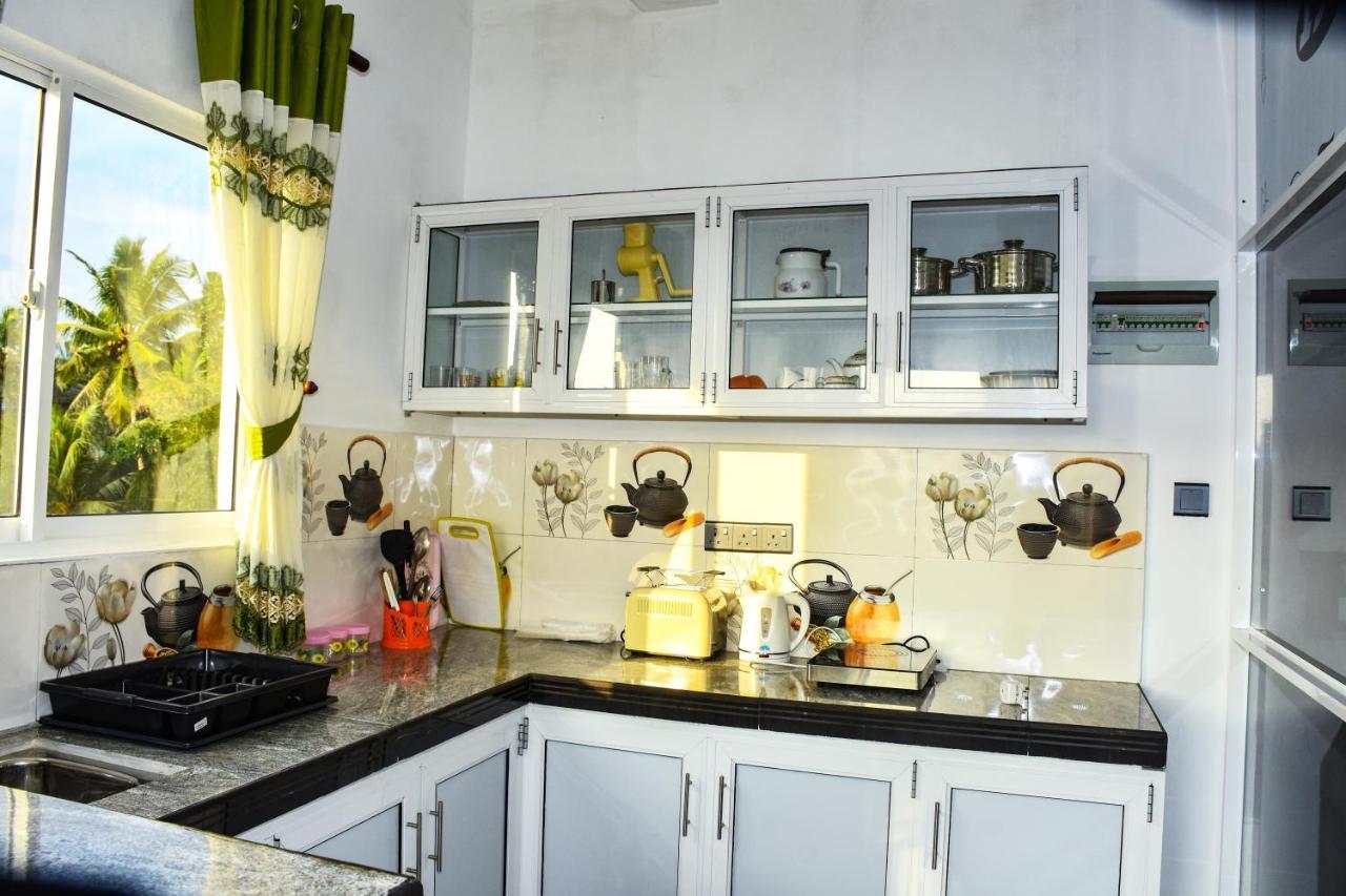 Indika'S Apartment Хіккадува Екстер'єр фото