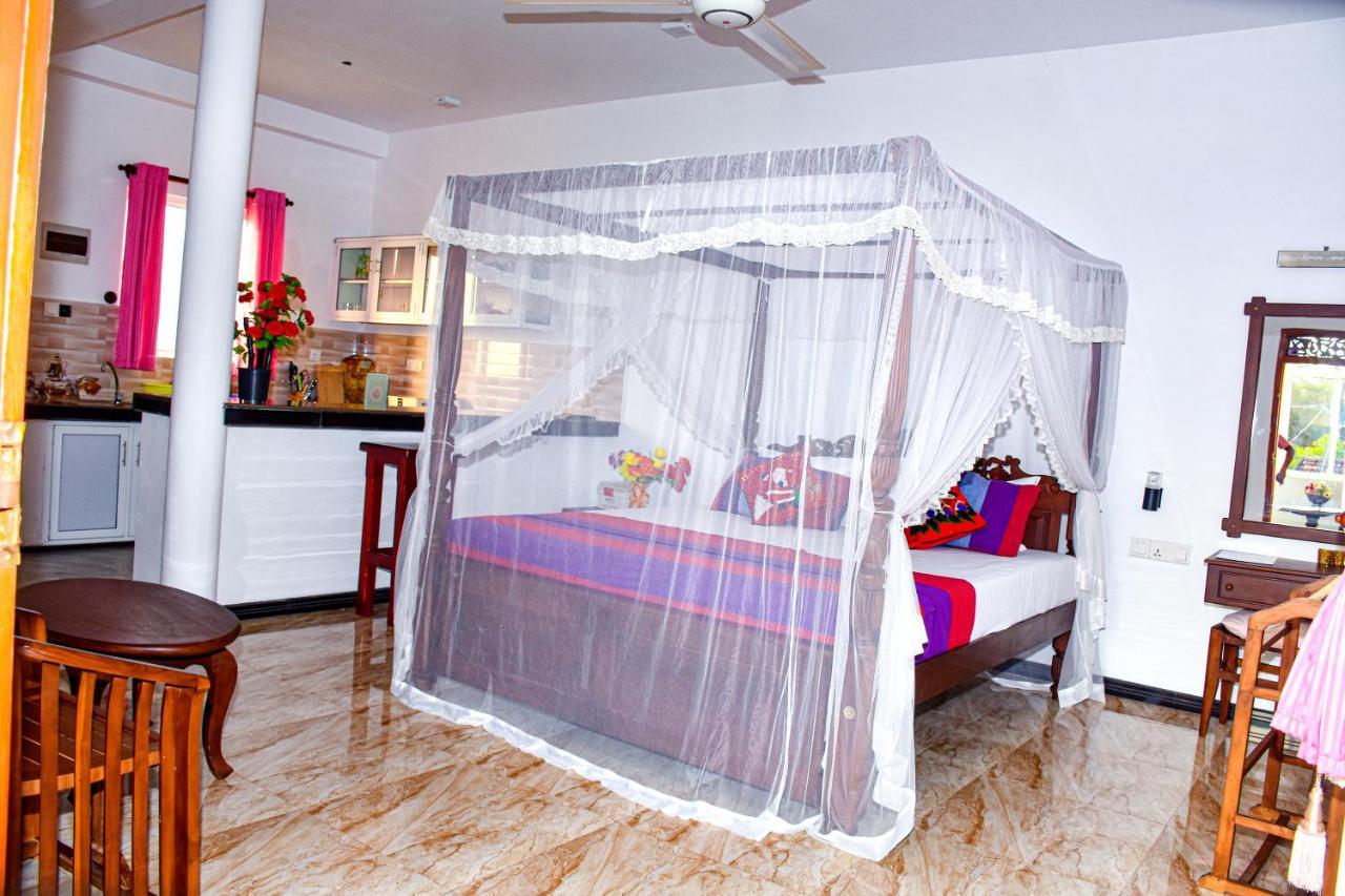 Indika'S Apartment Хіккадува Екстер'єр фото