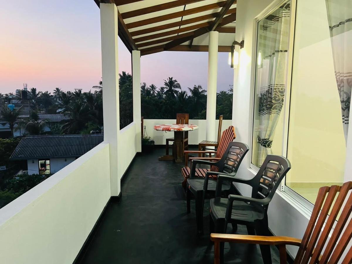 Indika'S Apartment Хіккадува Екстер'єр фото
