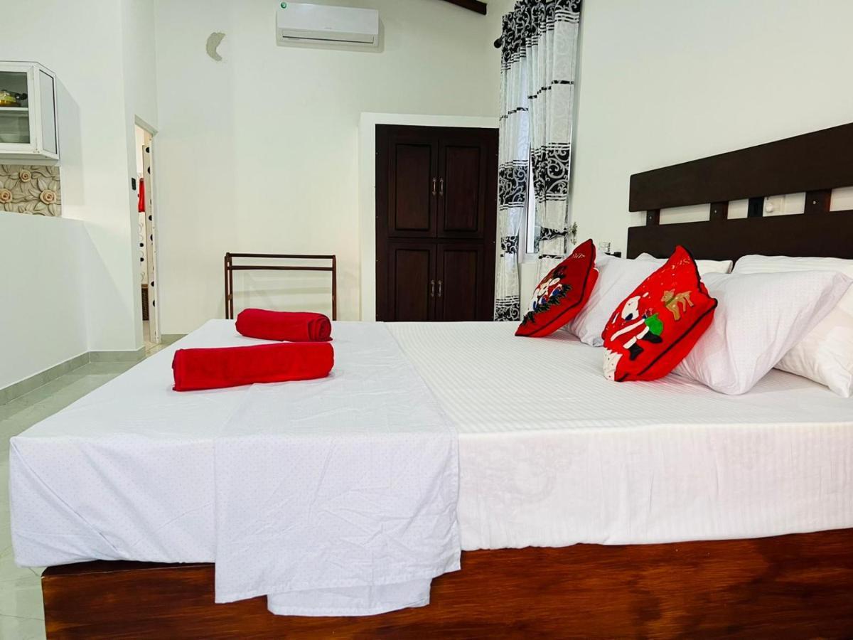 Indika'S Apartment Хіккадува Екстер'єр фото