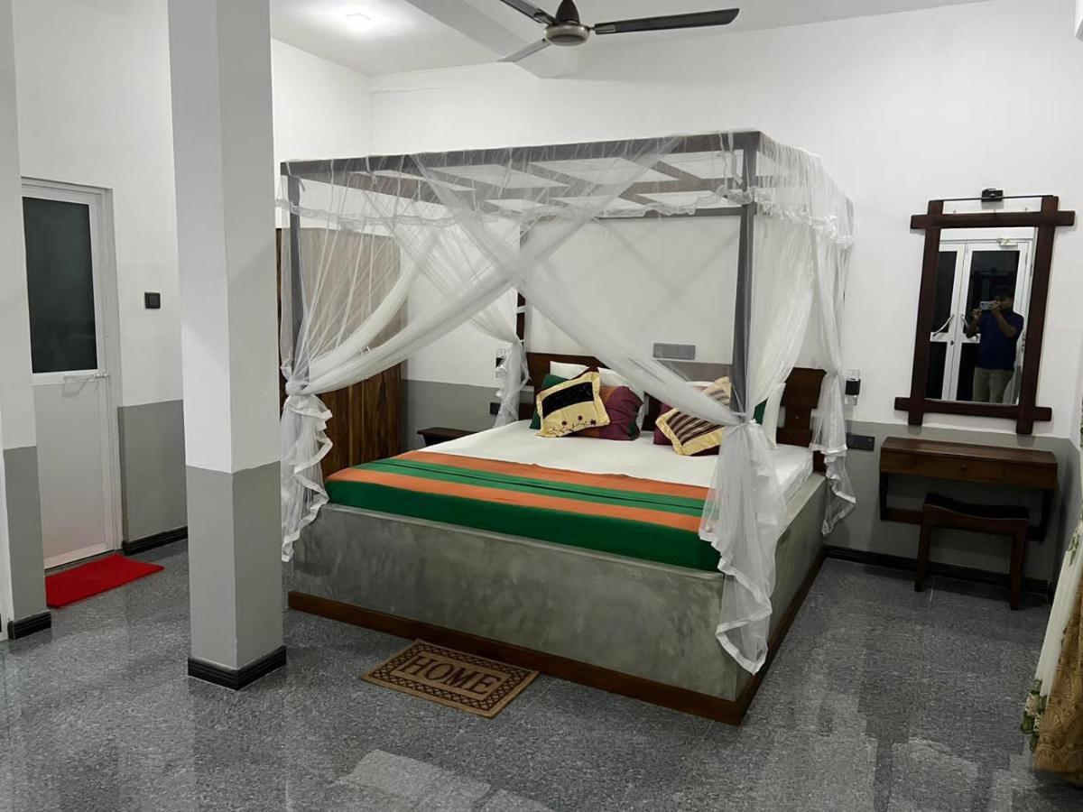 Indika'S Apartment Хіккадува Екстер'єр фото
