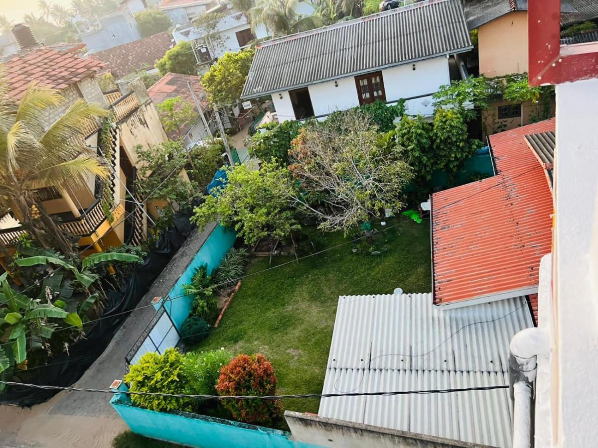 Indika'S Apartment Хіккадува Екстер'єр фото