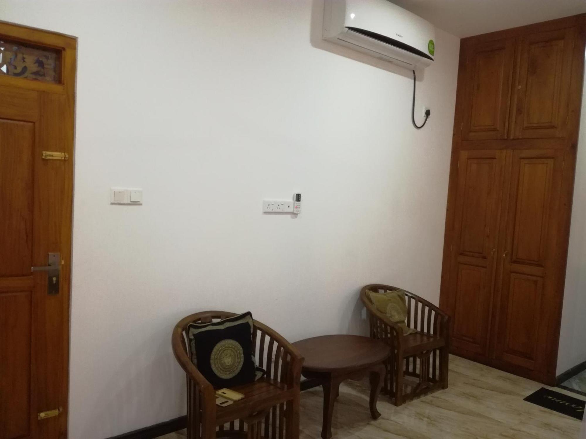 Indika'S Apartment Хіккадува Екстер'єр фото